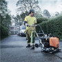 HUSQVARNA LF 75 LAT - Plaque vibrante à essence - mise en situation
