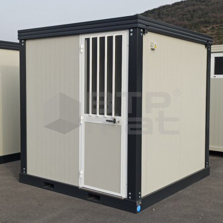 Bloc sanitaire préfabriqué de chantier - 2 WC, 1 lavabo et 1 urinoir (neuf)