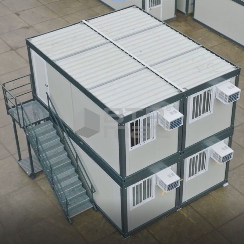 Ensemble de 4 bungalows de chantier 6 m – série superposable R+1 (montés)