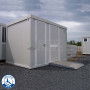 Bloc Sanitaire PMR neuf avec WC PMR, Lavabo PMR, WC standard et Lave-mains - gauche - portes fermées