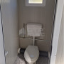 Bloc sanitaire préfabriqué de chantier 4M - 2 WC, 1 douche, 1 lavabo, 1 urinoir (neuf) - intérieur 3
