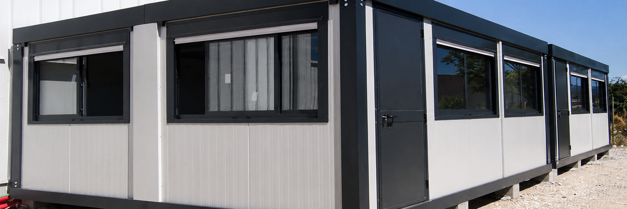 bungalows de chantier professionnels BTPMAT installés sur site
